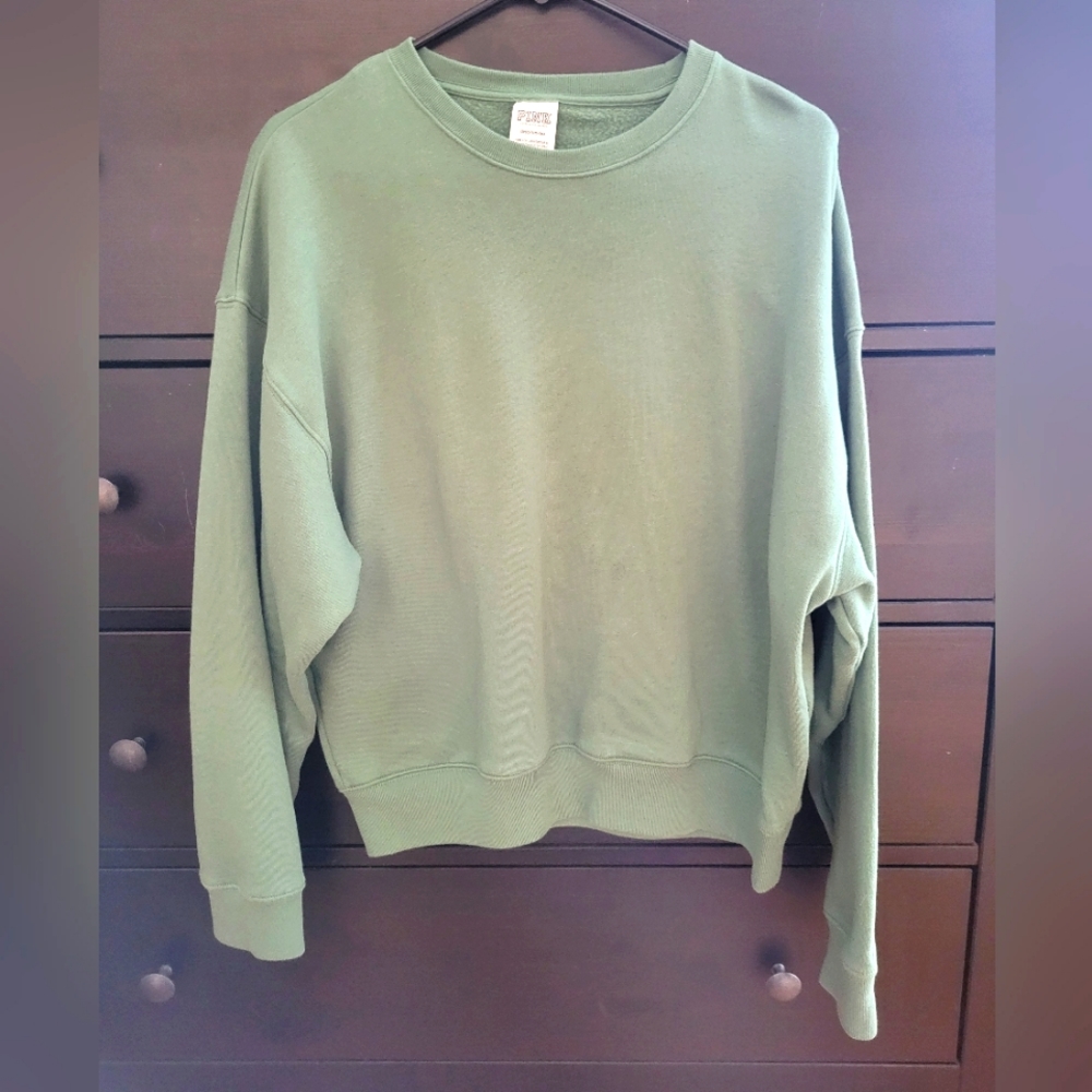 Victoria's Secret Pink Green Be Kind to the Planet crewneck.